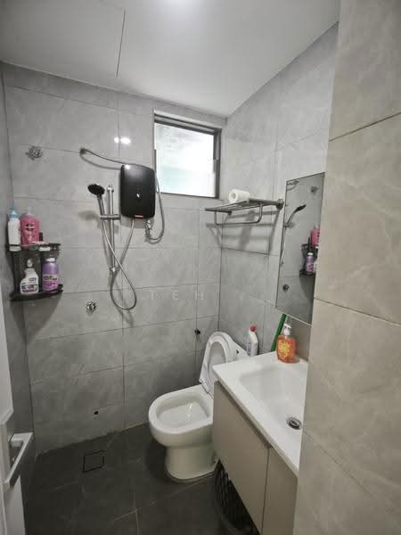 Kondominium untuk Dijual di Residensi Zamrud - Teh . - Bathroom - PropertyGuru.com.my