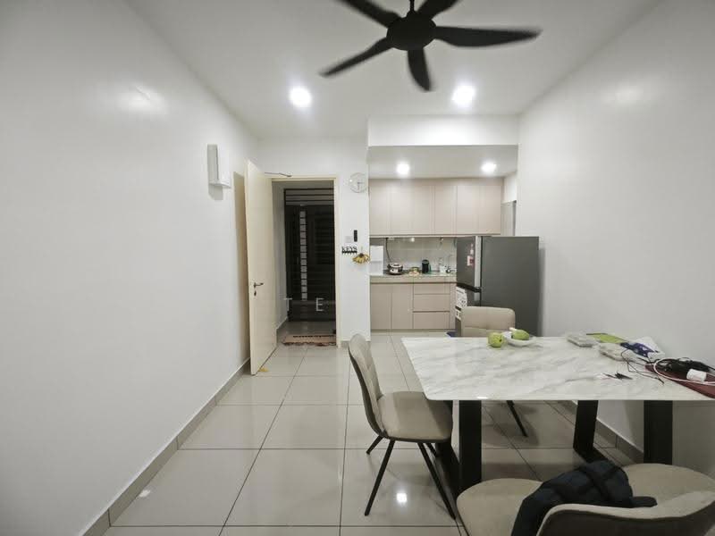 Kondominium untuk Dijual di Residensi Zamrud - Teh . - Dining Room - PropertyGuru.com.my