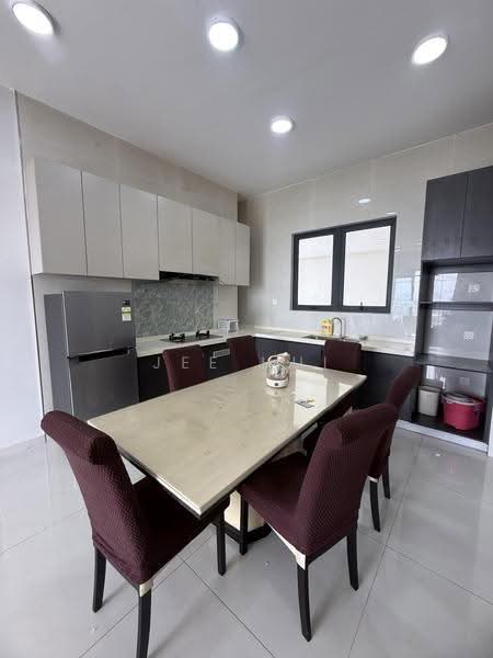 Condominium for Rent at Bay Point @ Country Garden Danga Bay - Jee Hui - Kitchen - PropertyGuru.com.my