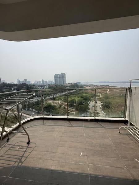Condominium for Rent at Bay Point @ Country Garden Danga Bay - Jee Hui - Balcony - PropertyGuru.com.my