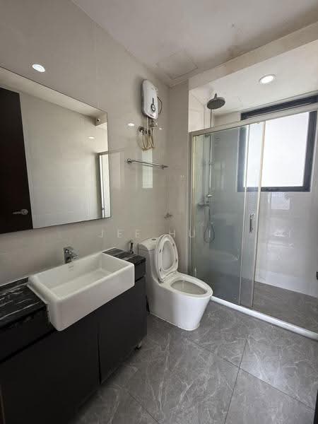 Condominium for Rent at Bay Point @ Country Garden Danga Bay - Jee Hui - Bathroom - PropertyGuru.com.my