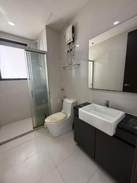 Condominium for Rent at Bay Point @ Country Garden Danga Bay - Jee Hui - Bathroom - PropertyGuru.com.my