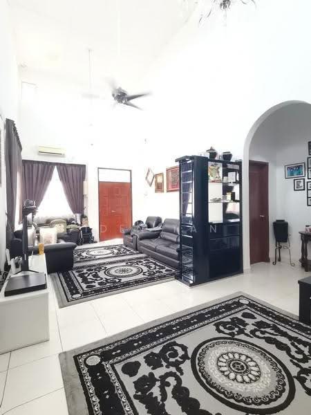 Rumah Teres 1-Tingkat untuk Dijual di Taman Pelangi Indah (Ulu Tiram) - Iden Tan - Living Room - PropertyGuru.com.my