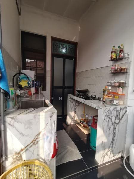 Rumah Teres 1-Tingkat untuk Dijual di Taman Pelangi Indah (Ulu Tiram) - Iden Tan - Kitchen - PropertyGuru.com.my
