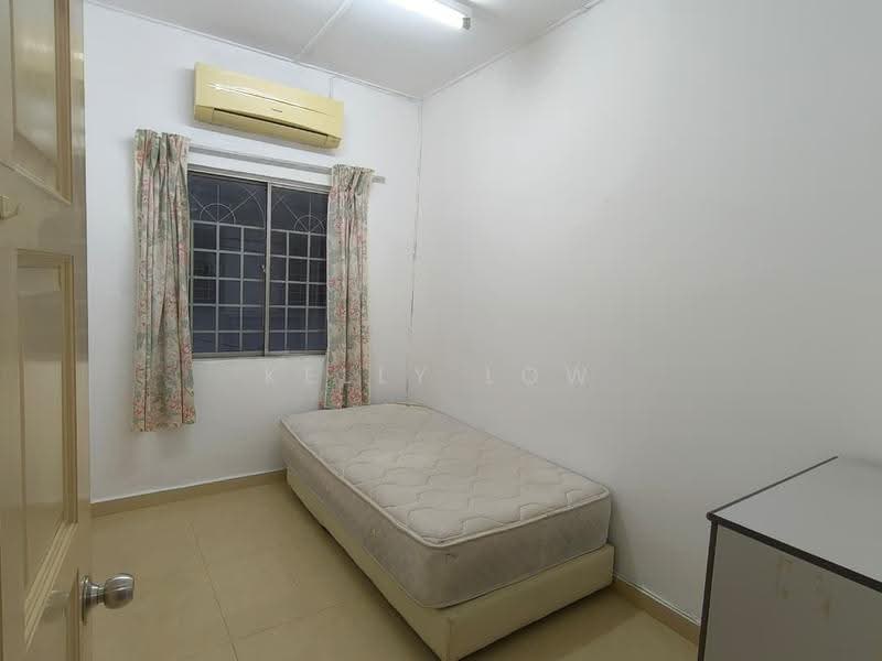 2-storey Terraced House for Rent in BANDAR PUCHONG JAYA (Puchong) - Kelly Low - Bedroom - PropertyGuru.com.my