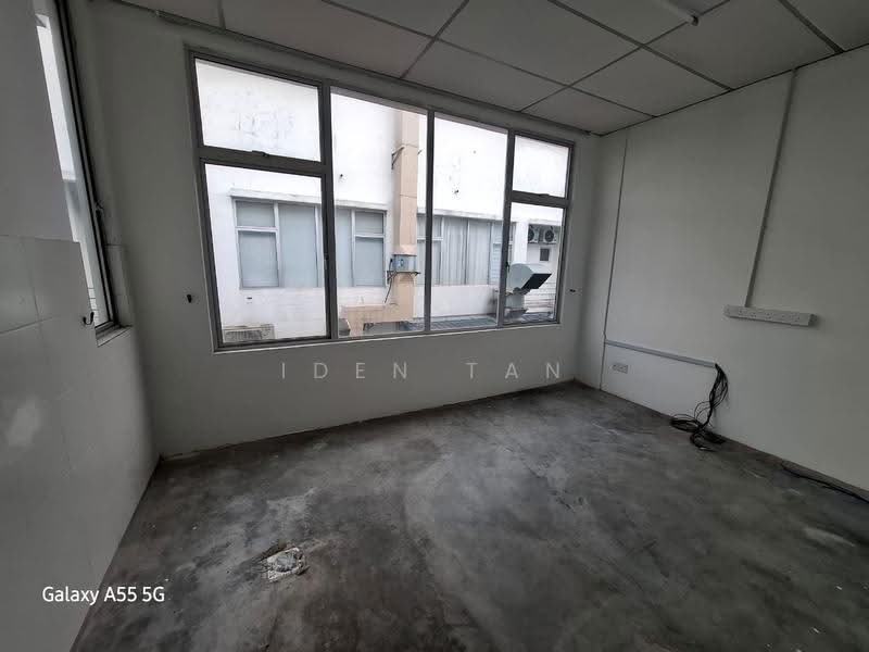 Shop / Office for Sale in Bandar Indahpura (Kulai) - Iden Tan - Interior - PropertyGuru.com.my