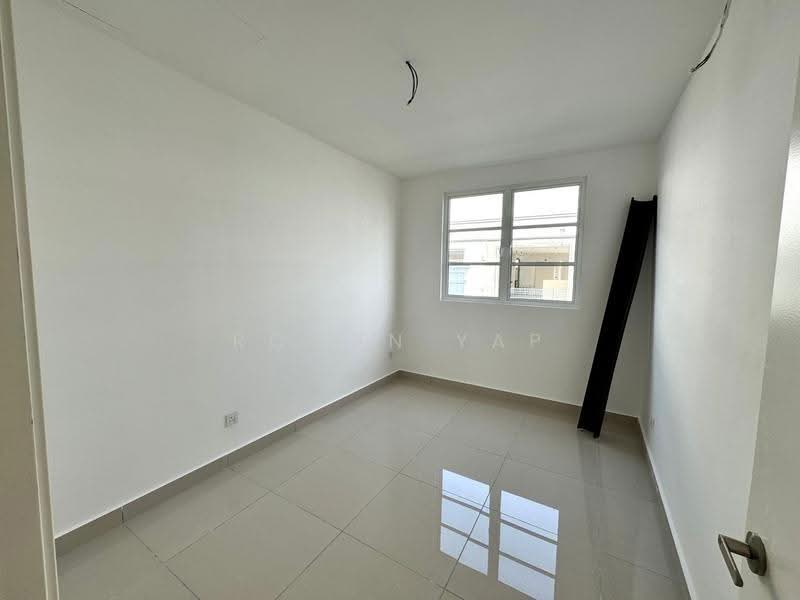 Rumah Teres 2-Tingkat untuk Dijual di Bandar Country Homes (Rawang) - Roman Yap - PropertyGuru.com.my