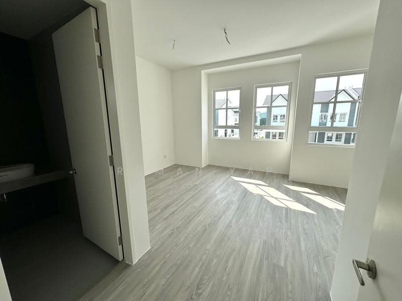 Rumah Teres 2-Tingkat untuk Dijual di Bandar Country Homes (Rawang) - Roman Yap - PropertyGuru.com.my