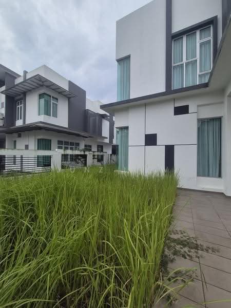 Rumah Berkembar untuk Dijual di Taman Nusa Bestari (Iskandar Puteri (Nusajaya)) - Junz Liew - Exterior - PropertyGuru.com.my