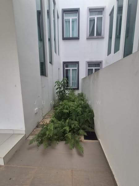 Rumah Berkembar untuk Dijual di Taman Nusa Bestari (Iskandar Puteri (Nusajaya)) - Junz Liew - Exterior - PropertyGuru.com.my
