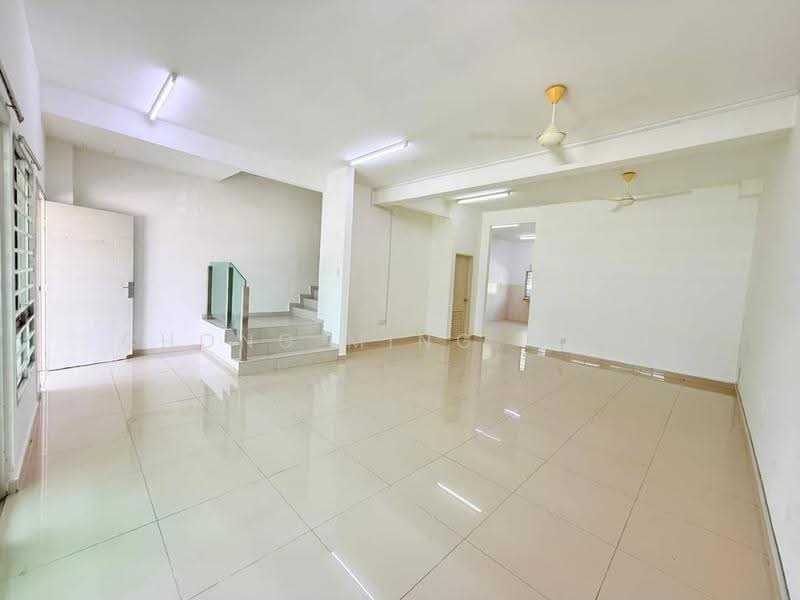 Rumah Teres 2-Tingkat untuk Dijual di Bandar Sri Sendayan (Negeri Sembilan) - Chong Ming Ming - Living Room - PropertyGuru.com.my