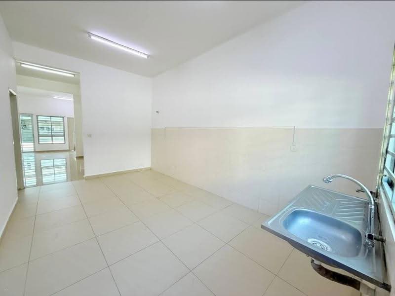 Rumah Teres 2-Tingkat untuk Dijual di Bandar Sri Sendayan (Negeri Sembilan) - Chong Ming Ming - Kitchen - PropertyGuru.com.my