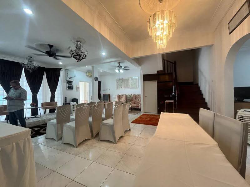 3-storey Terraced House for Sale in Seksyen 7 (Shah Alam) - Azizol . - PropertyGuru.com.my