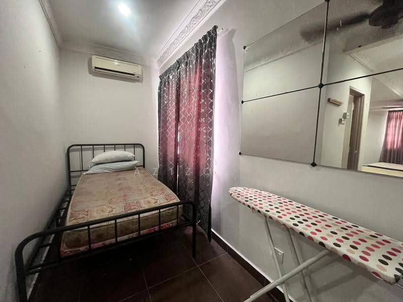 3-storey Terraced House for Sale in Seksyen 7 (Shah Alam) - Azizol . - PropertyGuru.com.my