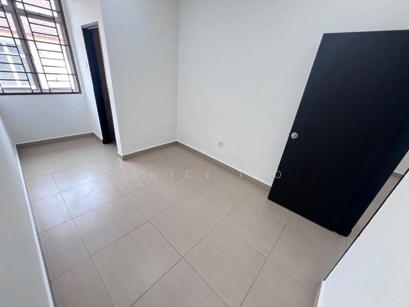 2-storey Terraced House for Sale in Taman Bestari Indah (Ulu Tiram) - Janice Teo - Interior - PropertyGuru.com.my