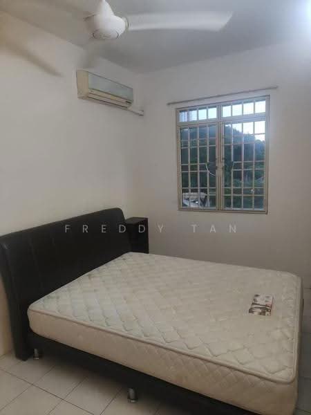 Pangsapuri untuk Disewa di Taman Lembah Hijau Block 3 - Freddy Tan - Bedroom - PropertyGuru.com.my