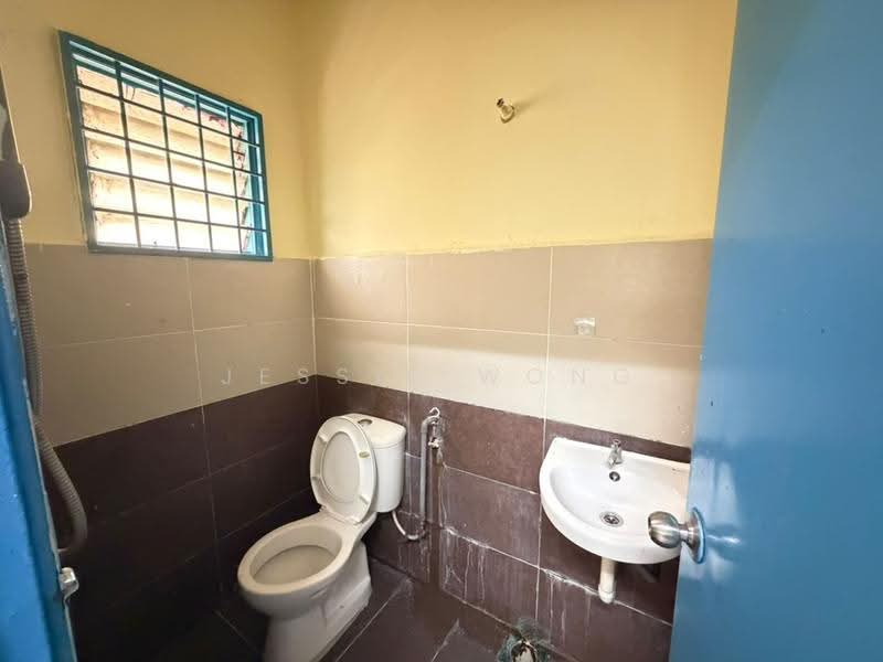 1-storey Terraced House for Sale in Taman Velox (Rawang) - Jessie Wong - Bathroom - PropertyGuru.com.my