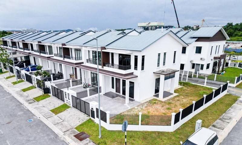 Rumah Teres 2-Tingkat untuk Dijual di Puncak Alam (Selangor) - Catherine Lum - Exterior - PropertyGuru.com.my