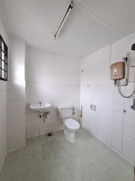 Rumah Teres 2-Tingkat untuk Disewa di Bandar Damai Perdana (Cheras) - Louis Wong - Bathroom - PropertyGuru.com.my