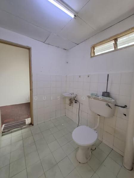 Rumah Teres 2-Tingkat untuk Disewa di Bandar Damai Perdana (Cheras) - Louis Wong - Bathroom - PropertyGuru.com.my