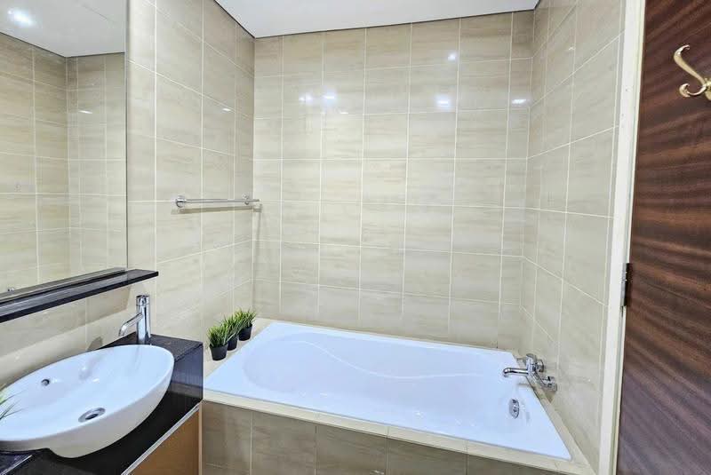 Kediaman Servis untuk Disewa di Marc Residence - Sam Chiw - Bathroom - PropertyGuru.com.my