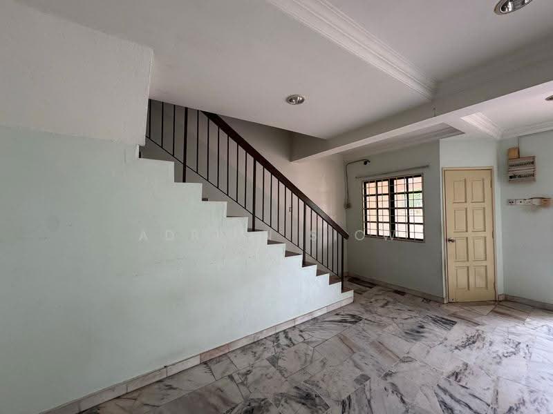 Terraced House for Sale in Taman Desa Serdang (Seri Kembangan) - Adrian Siow - Interior - PropertyGuru.com.my