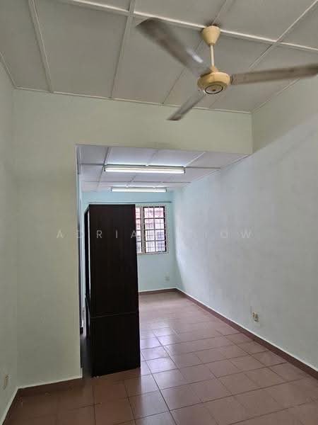 Terraced House for Sale in Taman Desa Serdang (Seri Kembangan) - Adrian Siow - Interior - PropertyGuru.com.my