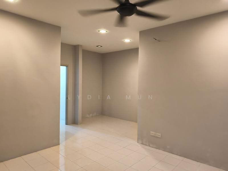 2-storey Terraced House for Sale in Sungai Long (Bandar Sungai Long) - Lydia Mun - Master bedroom - PropertyGuru.com.my