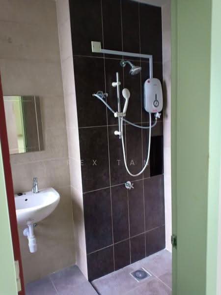 Kondominium untuk Dijual di Lido Residency - Rex Tan - Bathroom - PropertyGuru.com.my