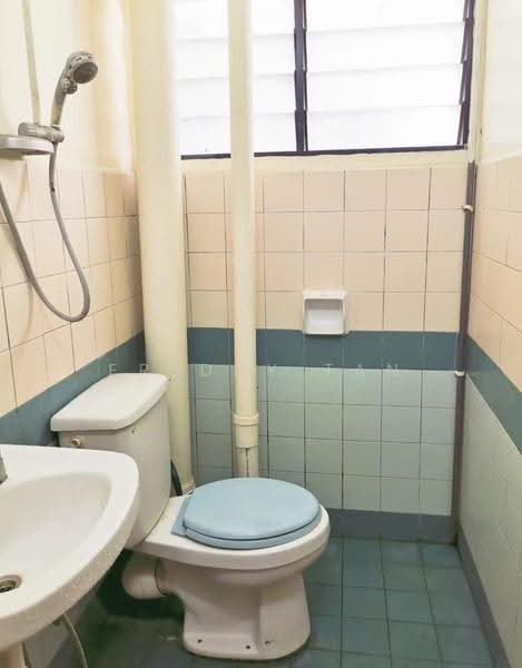 Pangsapuri untuk Dijual di Krystal Villa - Freddy Tan - Bathroom - PropertyGuru.com.my