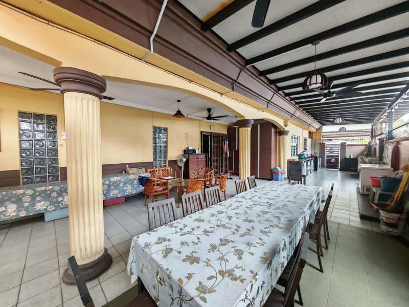 2-storey Terraced House for Sale in Taman Impian Emas (Skudai) - Shishi . - Dining Room - PropertyGuru.com.my