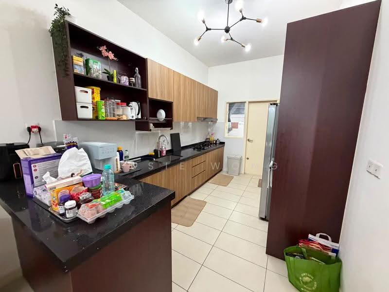 Rumah Teres untuk Dijual di Kota Emerald (Rawang) - Jessie Wong - Kitchen - PropertyGuru.com.my