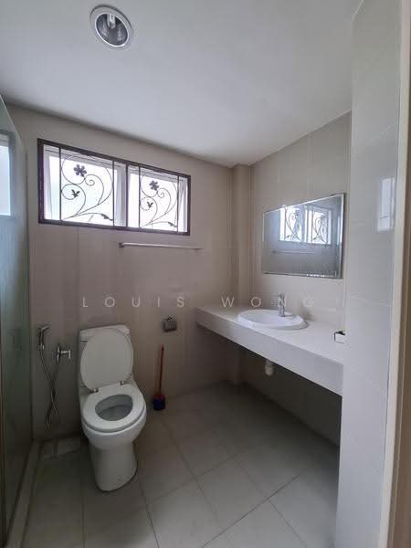 3-storey Terraced House for Sale in Bandar Baru Sri Petaling (Sri Petaling) - Louis Wong - Bathroom - PropertyGuru.com.my