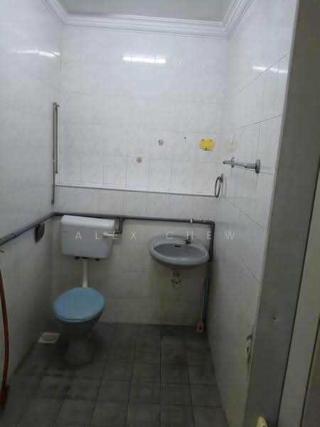 2-storey Terraced House for Rent in Cheras (Kuala Lumpur) - Alex Chew - Bathroom - PropertyGuru.com.my