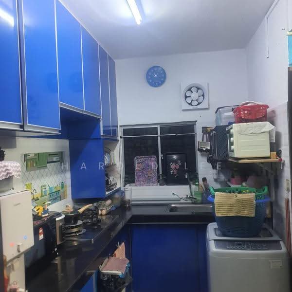 Flat for Sale at Pinang Court 2 - Harold Lee - Kitchen - PropertyGuru.com.my