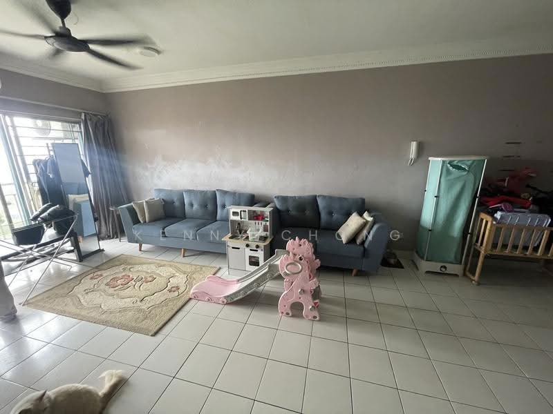 Kondominium untuk Dijual di Puncak Nusa Kelana - Kenny Chong - Living Room - PropertyGuru.com.my