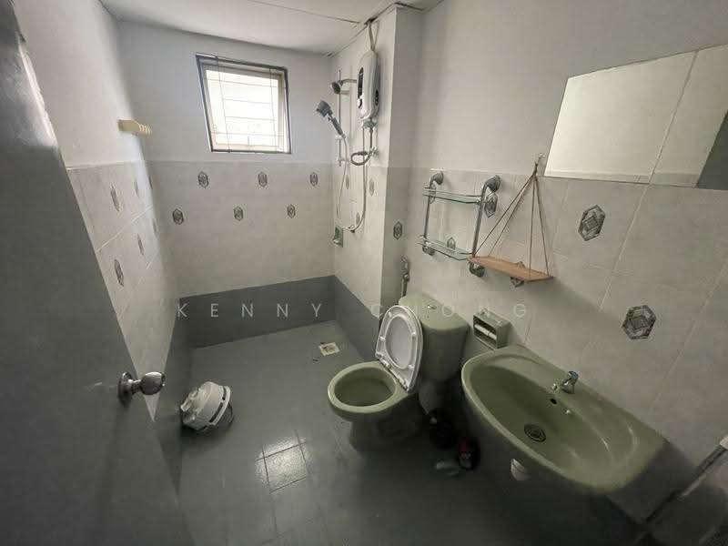 Kondominium untuk Dijual di Puncak Nusa Kelana - Kenny Chong - Bathroom - PropertyGuru.com.my