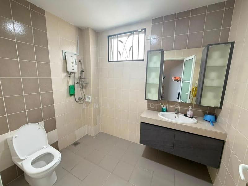 Rumah Teres 2-Tingkat untuk Dijual di Kota Emerald (Rawang) - Bernard Ong - Bathroom - PropertyGuru.com.my