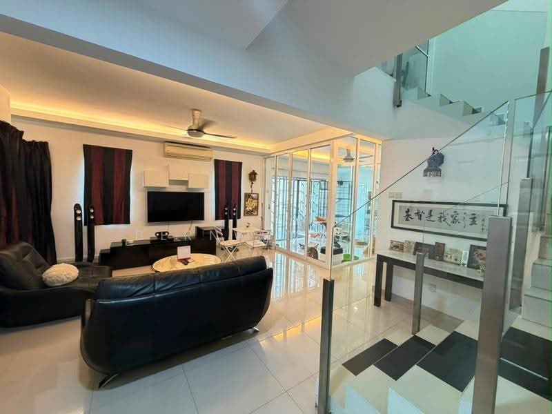 Rumah Teres 2-Tingkat untuk Dijual di Kota Emerald (Rawang) - Bernard Ong - Living Room - PropertyGuru.com.my