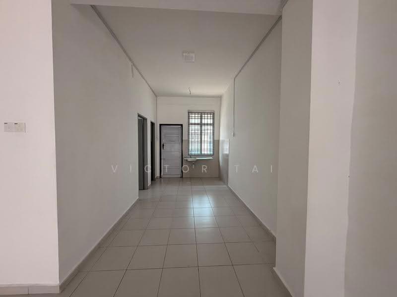 Rumah Teres 2.5-Tingkat untuk Dijual di Taman Scientex Utama (Senai) - Victor Tai - Corridor - PropertyGuru.com.my