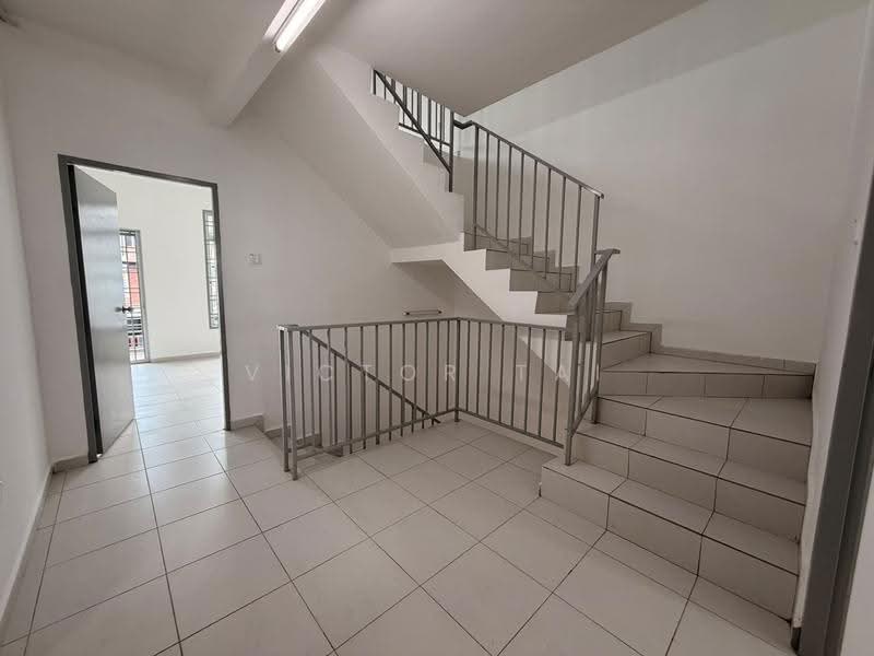 Rumah Teres 2.5-Tingkat untuk Dijual di Taman Scientex Utama (Senai) - Victor Tai - Corridor - PropertyGuru.com.my