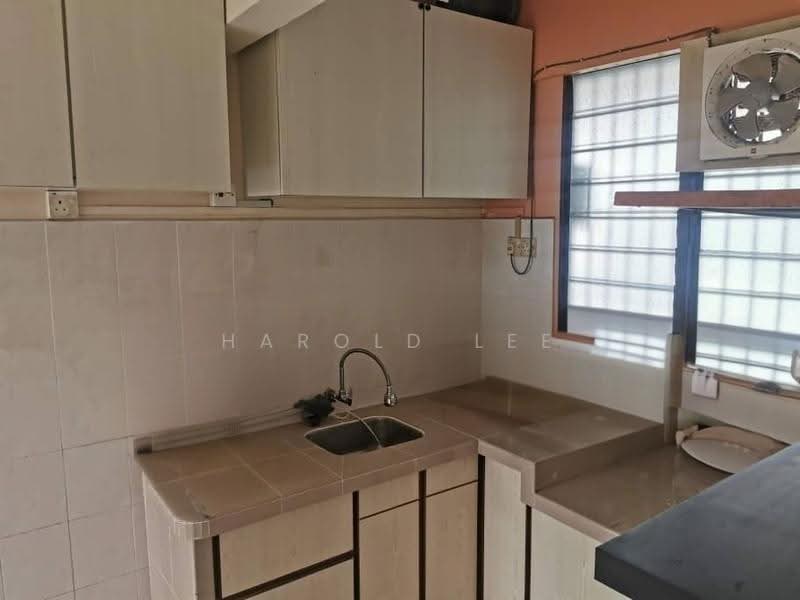 Flat for Sale at Taman Bendera - Harold Lee - Kitchen - PropertyGuru.com.my
