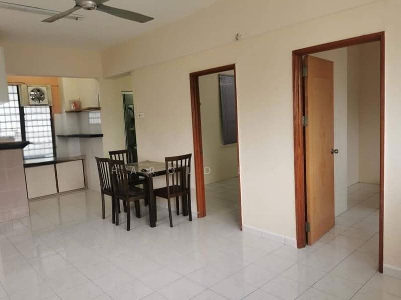 Flat for Sale at Taman Bendera - Harold Lee - Dining Area - PropertyGuru.com.my