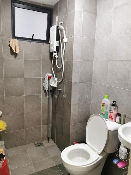 Kondominium untuk Disewa di Sky Awani Residensi 2 - Kean Yu - Bathroom - PropertyGuru.com.my