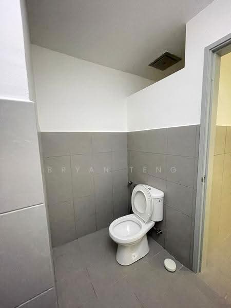 Shop for Rent in Bayan Baru (Penang) - Bryan Teng - Bathroom - PropertyGuru.com.my