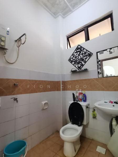 Rumah Teres 1-Tingkat untuk Dijual di Taman Pelangi Indah (Ulu Tiram) - Fion Choo - Bathroom - PropertyGuru.com.my