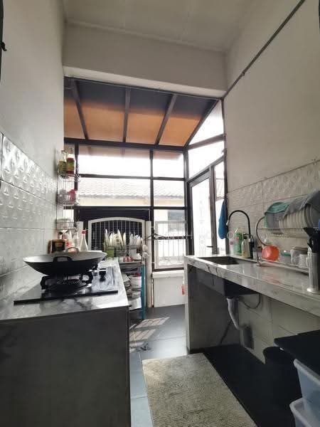 Rumah Teres 1-Tingkat untuk Dijual di Taman Pelangi Indah (Ulu Tiram) - Fion Choo - Kitchen - PropertyGuru.com.my