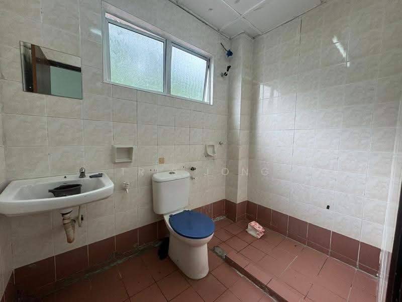 2-storey Terraced House for Sale in Rawang Perdana 2 (Rawang) - Tris Jong - Bathroom - PropertyGuru.com.my