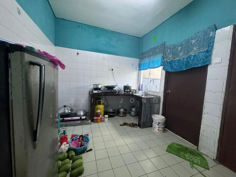 2-storey Terraced House for Sale in Rawang Perdana 2 (Rawang) - Tris Jong - Kitchen - PropertyGuru.com.my