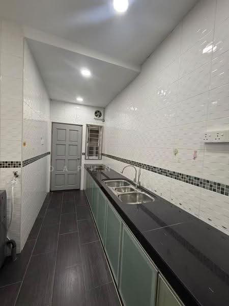 Terraced House for Rent in Taman Mount Austin (Tebrau) - Daphne Lee - Kitchen - PropertyGuru.com.my